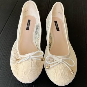 New Forever 21 Cream Lace Flats (6.5)